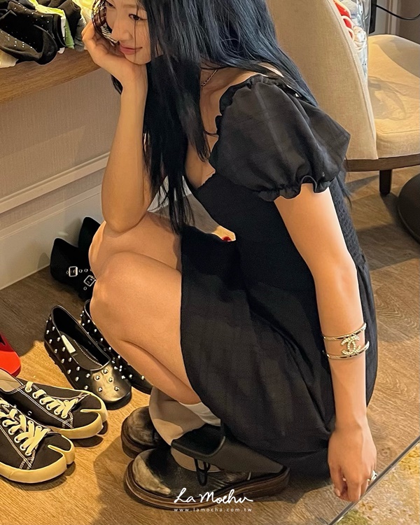 公主拉伸澎袖短洋裝